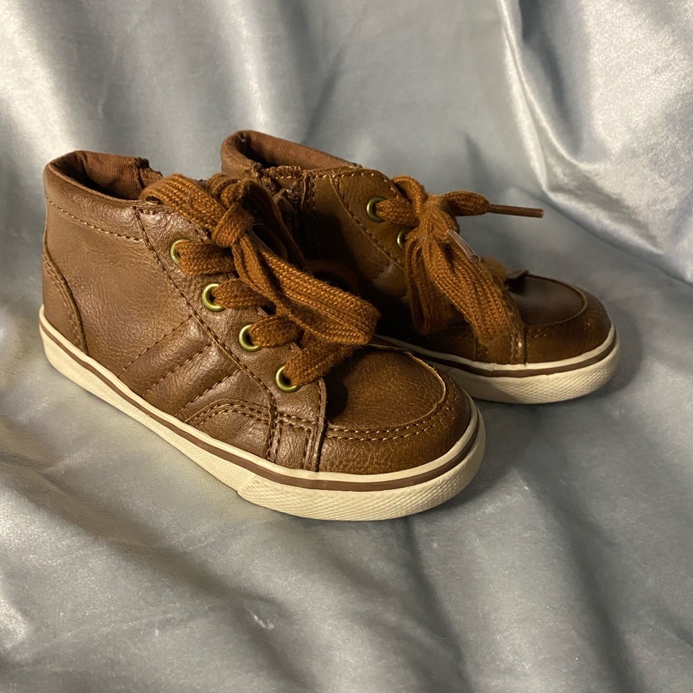 Cat and Jack boys shoes size 8